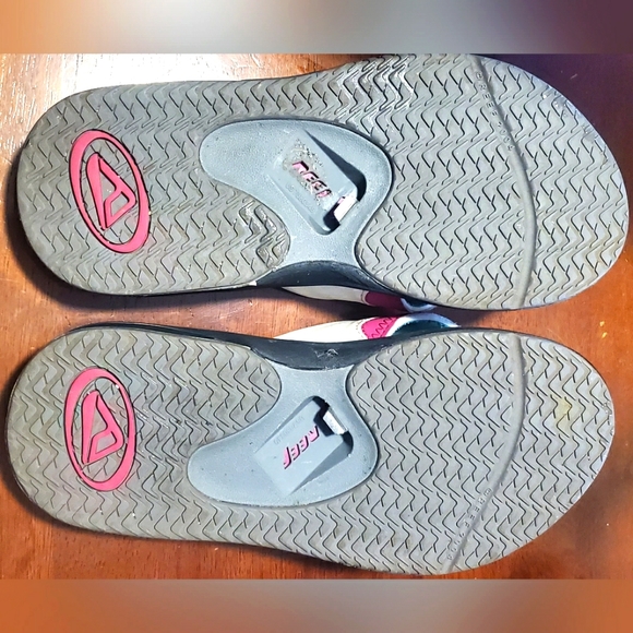 Reef Flip-flops, Sandals, size 6, with bottle opener bottom - Picture 4 of 4